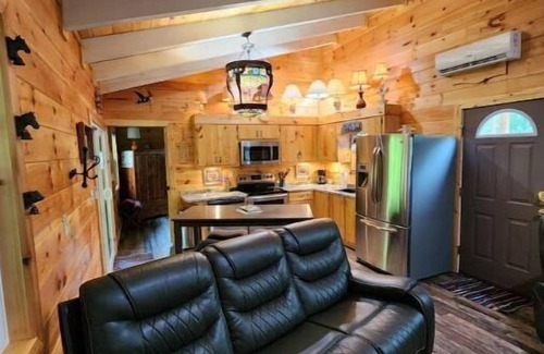Frenchburg Cabin | Plum Crazy Cabin Red River Gorge