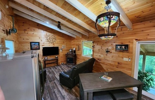 Frenchburg Cabin | Plum Crazy Cabin Red River Gorge