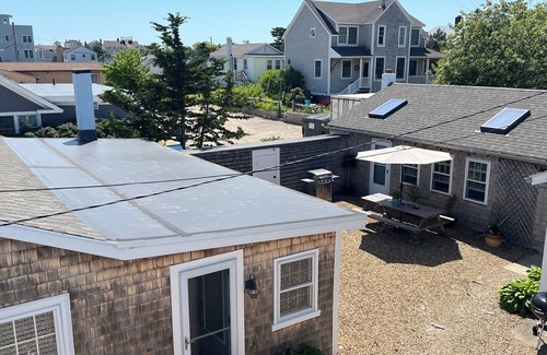 Newbury Cottage | Plum Island Beach Cottage - 4 Minute Walk To Beach!