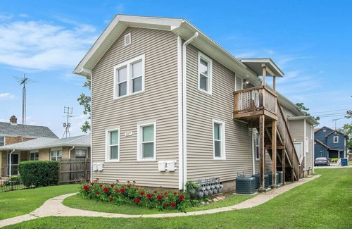 Michigan City Apartment | Plush & Cozy Retreat Private FreeParking