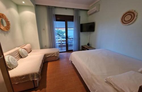Nea Moudania Apartment | Pnoe Studios