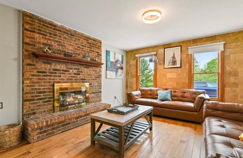Blakeslee House | Poconos Luxury Mansion in the Greens 252