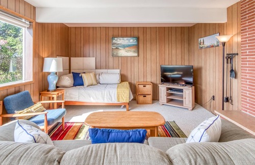 Nelscott House | Point of View