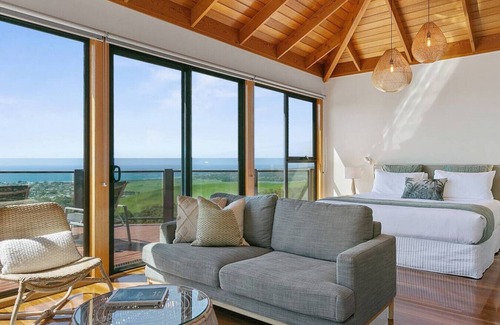 Apollo Bay Villa | Point of View Villa 1 of 5 - Luxury for Couples