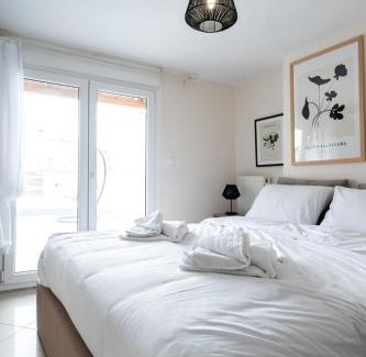 Thessaloniki Apartment | Pomegranate Luxury Penthouse Maisonette with Stunning Terrace #Free Parking# by BiNoBi!