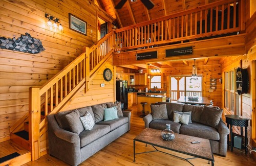 Primrose Cabin | Pond Paradise - Private Pond | Hot Tub | Off-Road Parks | Fire Pit