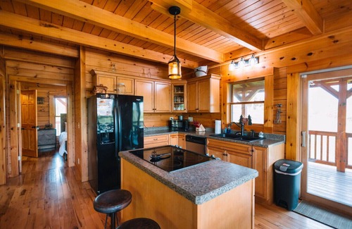Primrose Cabin | Pond Paradise - Private Pond | Hot Tub | Off-Road Parks | Fire Pit