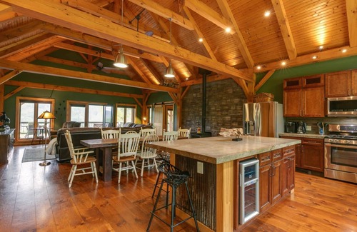 Wellsboro House | Pond's Edge Lodge- Unforgettable Wellsboro Retreat