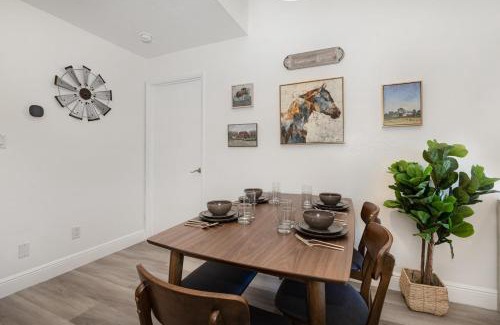 Ocean Side Village Apartment | Pondview Modern Farmhouse Condo Half Mile to Beach