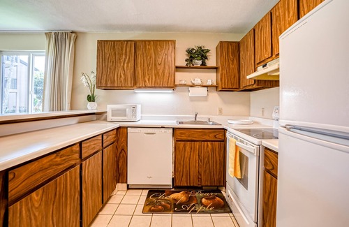 Kapaa Condo | Pono Kai Resort Condo w/Free WiFi, Shared Pool, Shared Grill-Close to Beaches