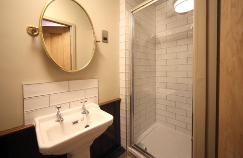Gwynedd- Snowdonia House | Pont Y Pair Inn