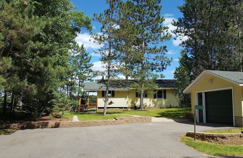 Crosslake Cabin | PONTOON INCLUDED - RELAXING FAMILY CABIN ON THE WATERS EDGE OF LAKE O'BRIEN