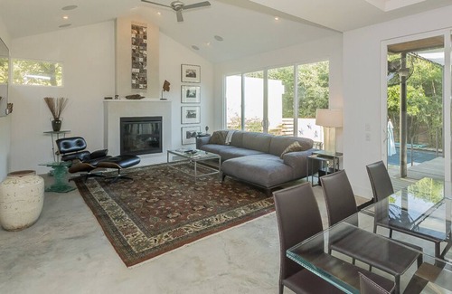 Barton Heights House | Pool | 4 Beds | Sleeps 8 - WalkerVR Zilker Villa!