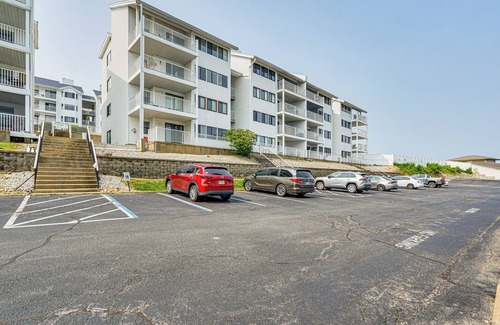 Osage Beach Condo | Pool Access & Lake Views: Osage Beach Family Gem