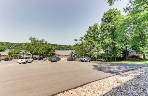 Osage Beach Apartment | Pool Access & Lake View: Osage Beach Condo!