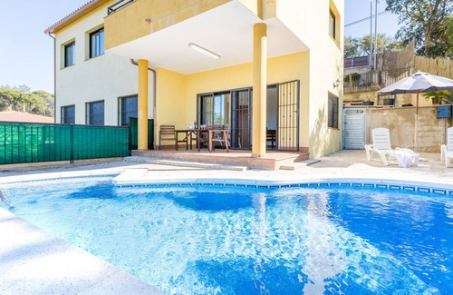 Vidreres Villa | Pool and good views villa