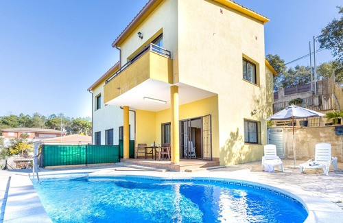 Vidreres Villa | Pool and good views villa
