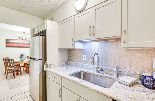 Mary Esther Condo | Pool & Beach Access: Lovely Mary Esther Condo!