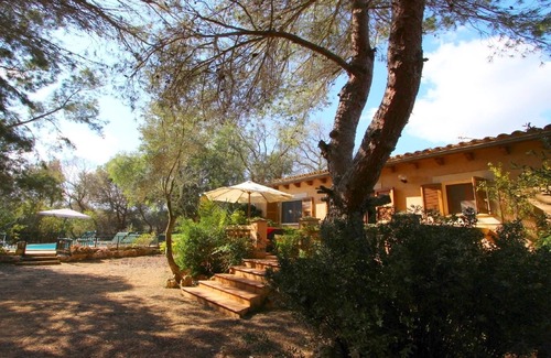 Es Palmer House | Pool finca Ines B with pool fence and WiFi