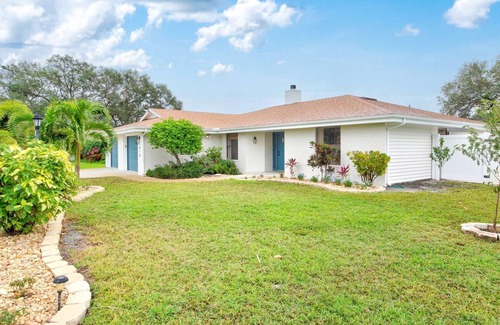Whitfield House | Pool! game room! Near Lido Key & Downtown Sarasota