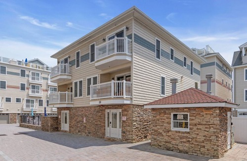 Seaside Heights House | Pool & Hot Tub Access, Steps to Beach & Boardwalk
