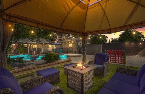 Riverside House | Pool - Hottub - Game Room - Fire Pit - Sleeps 12!