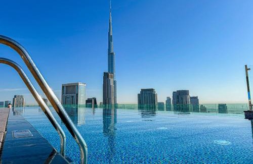 Downtown Dubai Apartment | Pool in the Clouds with Burj Khalifa View, 2Br apartment in Paramount Hotel Midtown