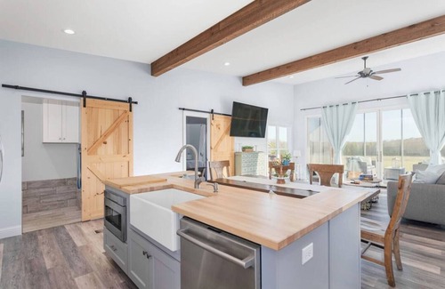 Millbrook House | Pool, private, scenic views, convenient, pets ok
