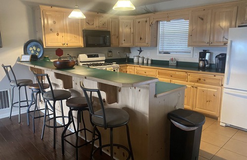 Hiawassee Cabin | Pool Table, 3 bed, 3 bath. Wrap Around Porch.Grill. Dogs Welcome