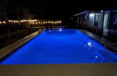 La Cita House | POOL VIBE OASIS
