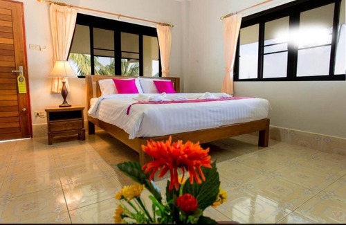 Maret Resort | Pool view twin room A