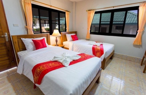 Maret Resort | Pool view twin room A