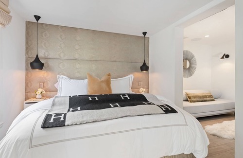 Upper East House | Poolside Cabana - Cozy & Chic on Private Estate