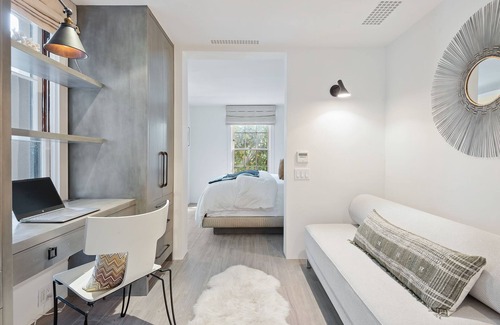 Upper East House | Poolside Cabana - Cozy & Chic on Private Estate