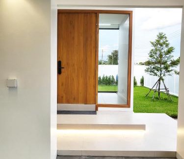 San Phi Suea Villa | Poon Pool villa near Ruamchok Boxing private pool etc