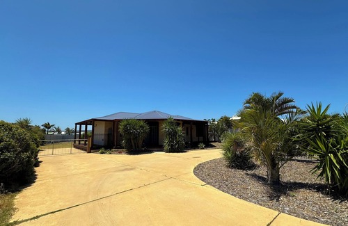 Kalbarri House | Poppy's Place - Kalbarri WA