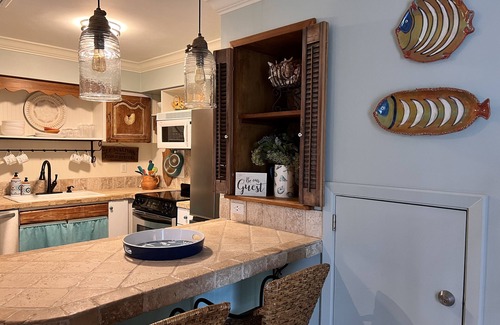 Demere Park House | Popular Ocean Walk condo sleeps 6+ Close to BEACH & Village