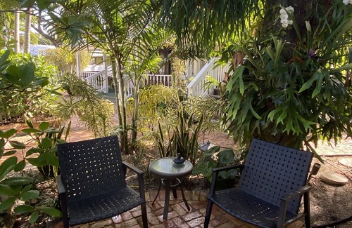 Stuart House | Porch Suite Historic Downtown Stuart