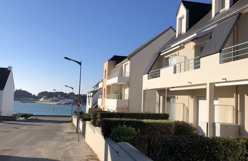 Etel Apartment | Port 50m and beach 400m away, 3 bedrooms, 2 bathrooms, 2 WCs, WIFI, sleeps 5