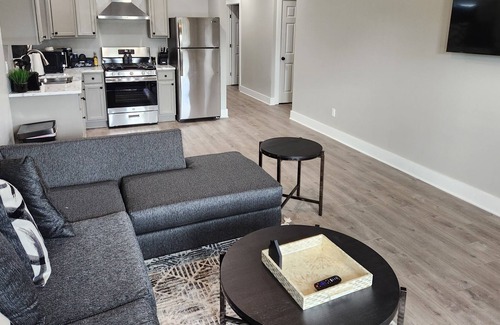 Shreveport House | Port City Premium Elegance- 3 Bedrooms/ 2 Baths