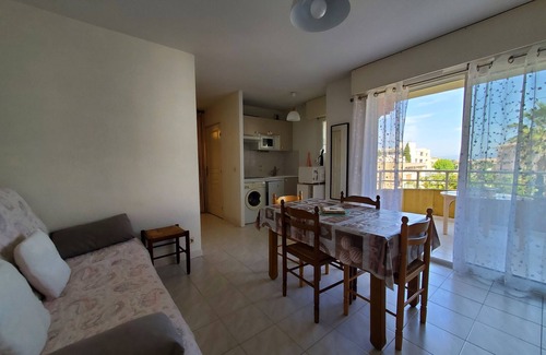 Frejus Port Apartment | Port FREJUS Studio with sleeping area of ​30 m2 for 2 Adults 2 Children with quiet balcony on the garden side