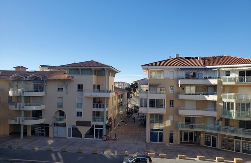 Frejus Port Apartment | Port FREJUS T2 39m2 with air conditioning Beautiful terrace Garden view Wifi Parking 4 Persons