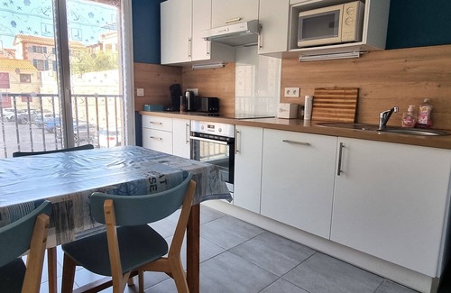 Port-Vendres Apartment | Port-Vendres - 2-Bedroom Apartment with Parking and WIFI