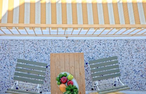 Aegina Town Apartment | Port view apartment Aegina