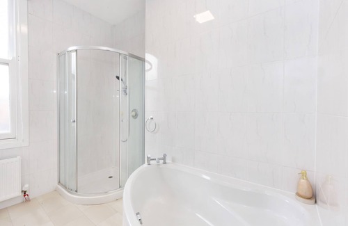 York Cottage | Portland Apartment - sleeps 3 guests in 2 bedrooms