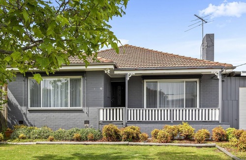 Portarlington House | Portside Rest - Great location with lots to do.