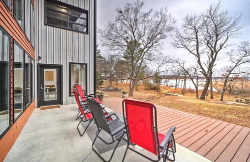 Porum House | Porum Home with Private Dock on Lake Eufaula!