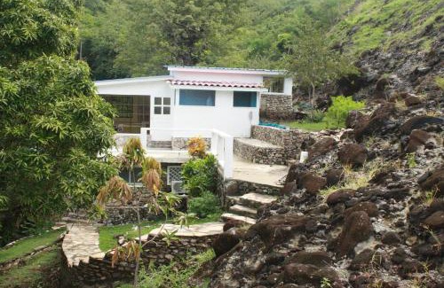 Providencia House | Posada Rock-stone