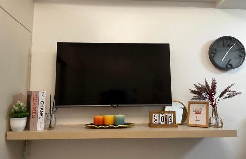 Las Pinas Apartment | Posh 1BR @ SM Southmall w/100mbps and Netflix