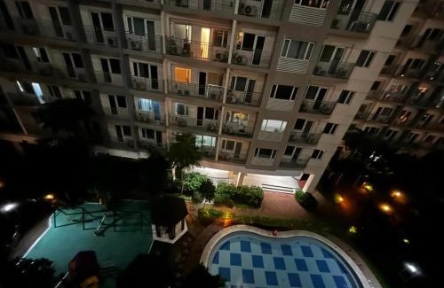 Las Pinas Apartment | Posh 1BR @ SM Southmall w/100mbps and Netflix